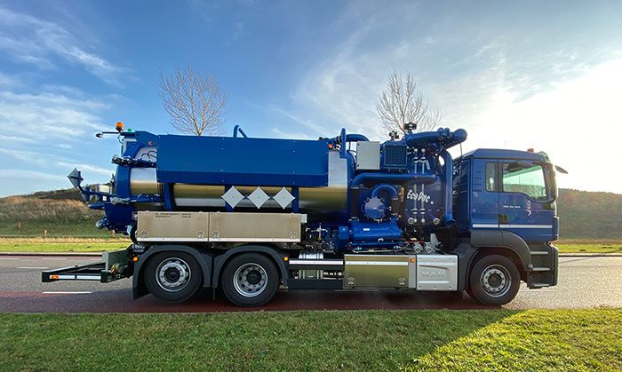 KOKS EcoVac vacuum truck delivered to SIS GmbH